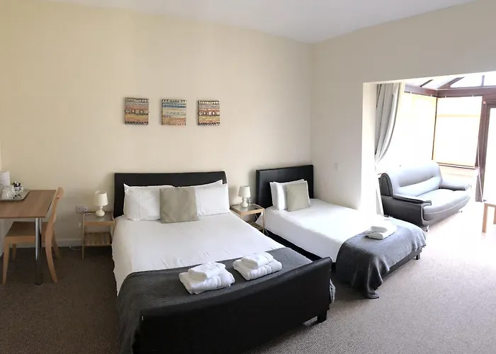 Rufford Court